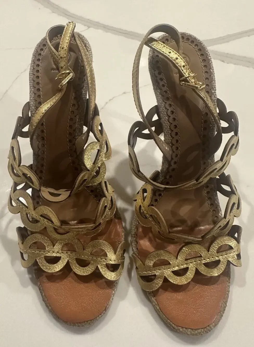 TORY BURCH Gold Cutout Laser Cut Leather Heel- 9.5M